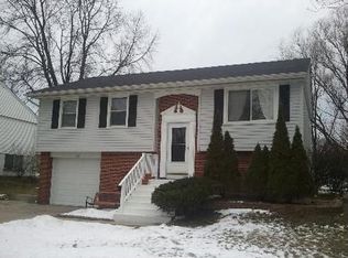 617 Pleasant Pl, Streamwood, IL