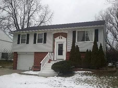617 Pleasant Pl photo 1
