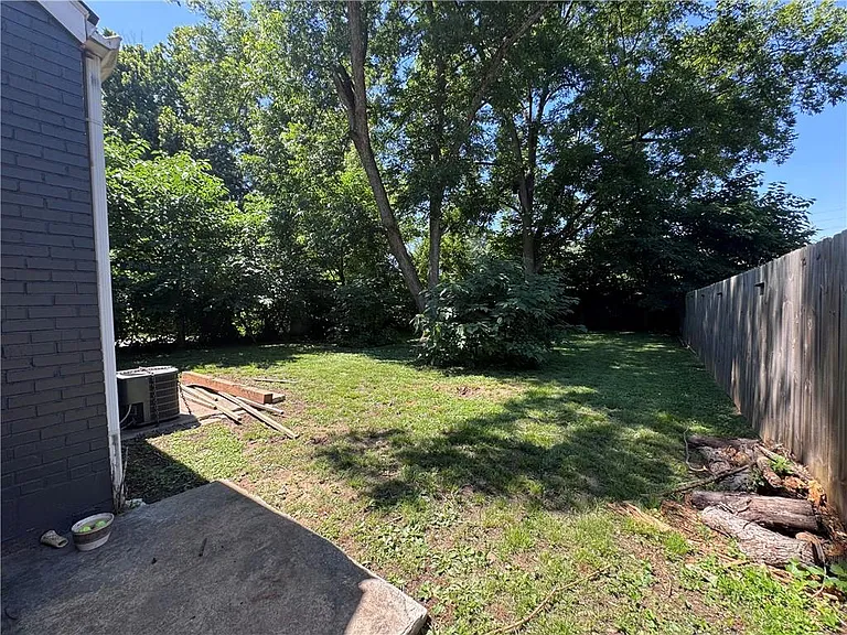2450 Lynn Iris Dr — Photo 14