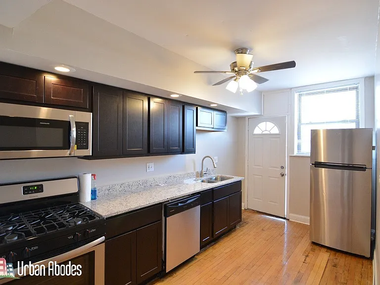 3241 N Damen Ave #3 — Photo 2