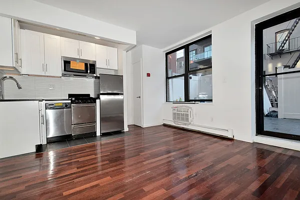 Rented by J Misrahi Realty Corp | media 2