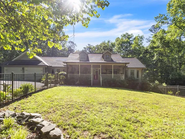 153 Brookside Dr, Columbus, NC 28722