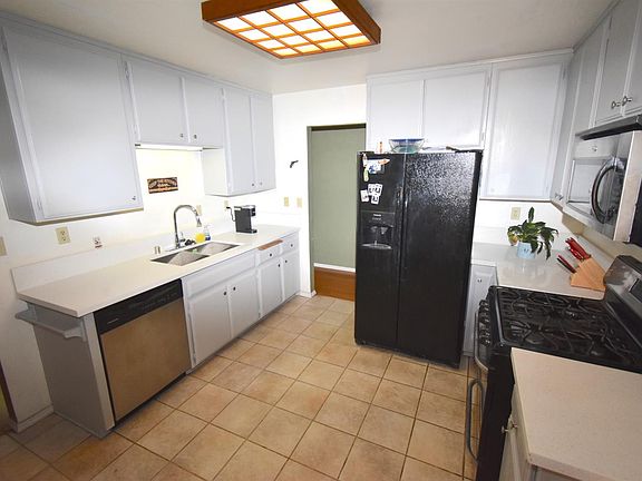2nd image of 14313 Primrose Ave