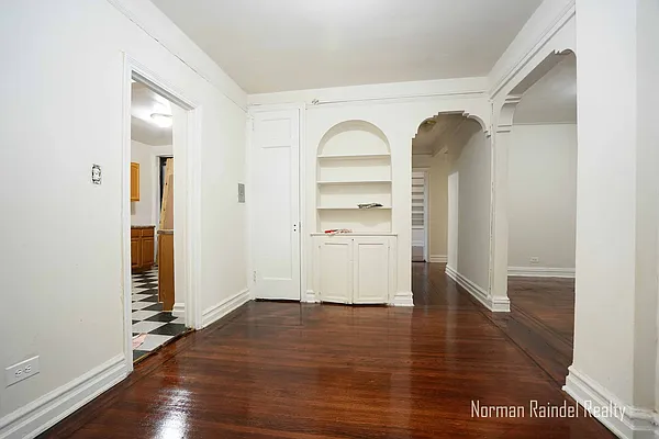 Rented by Norman Raindel, LREB | media 4