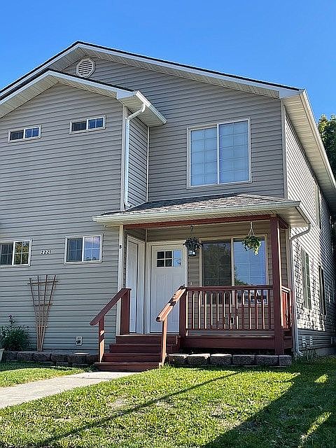 Front of townhouse 