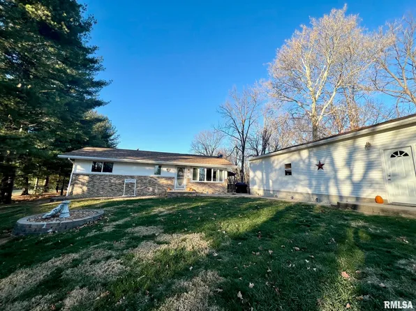 14308 Boy Scout Trl, Petersburg, IL 62675