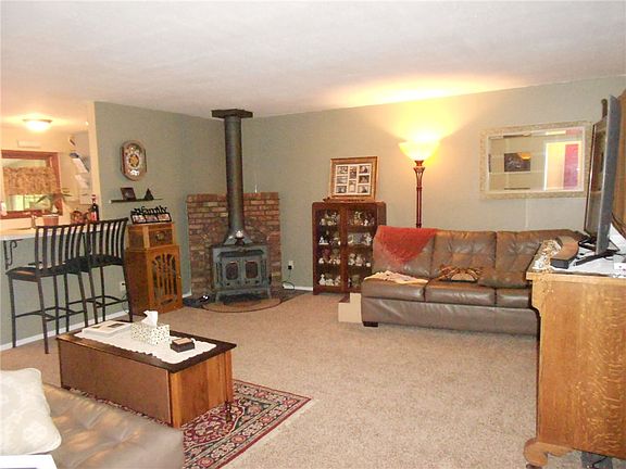 5th image of 36 Lancaster Dr