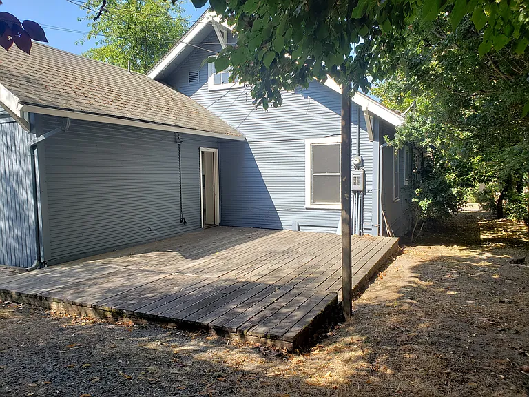 1995 Harris St — Photo 21