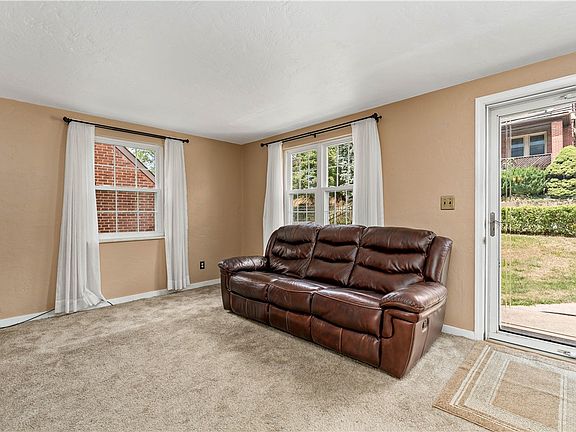 5th image of 530 Steiner St