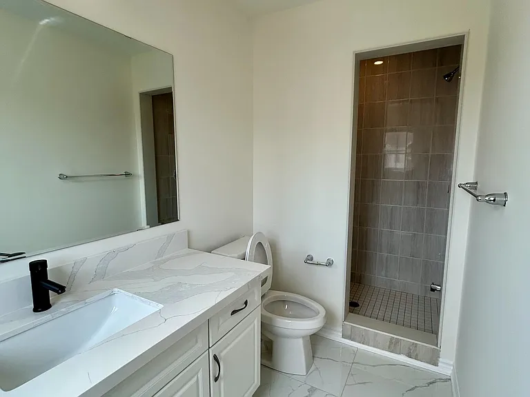 2464 Fall Harvest Cres — Photo 14