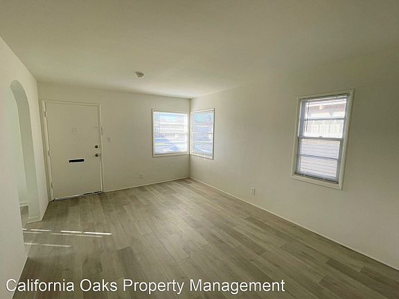 2nd image of 307 W 1st St #10558336