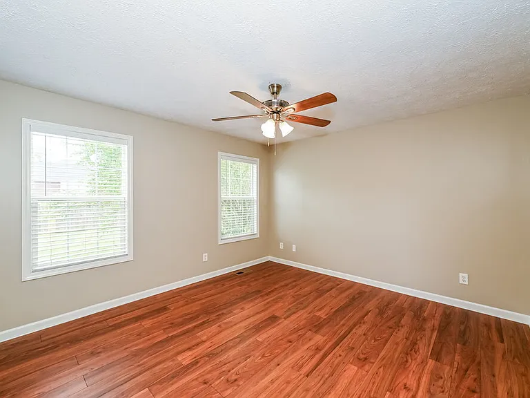 1422 Huddersfield Dr — Photo 12