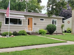 953 S 26th St, Fort Dodge, IA 50501