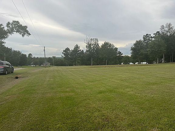 5th image of Pine Ave