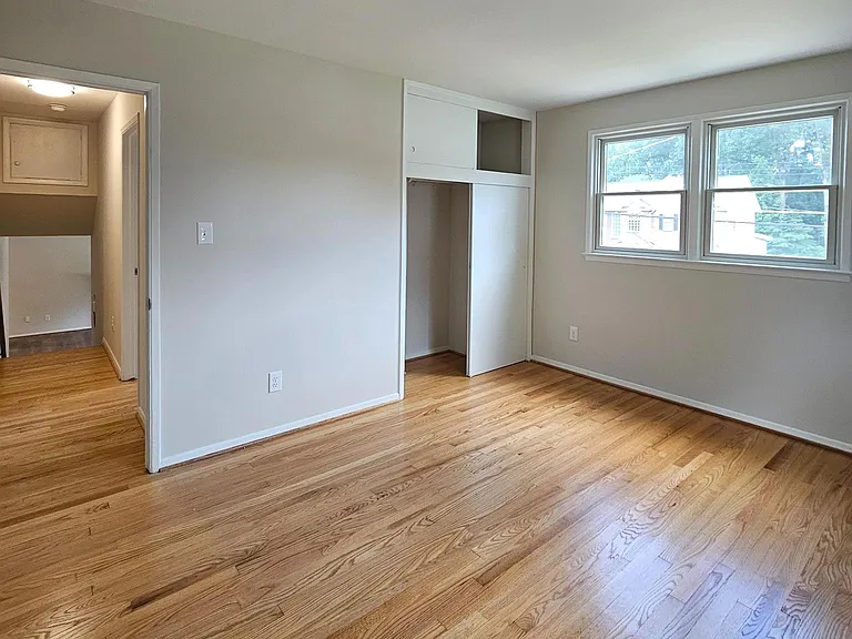 7606 Gresham St — Photo 20