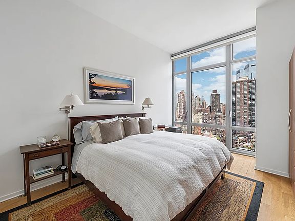 5th image of 310 W 52nd St APT 29J