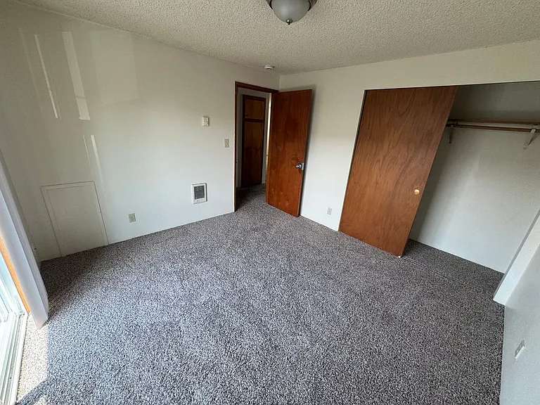 468A - 824 SW Grove Street — Photo 9