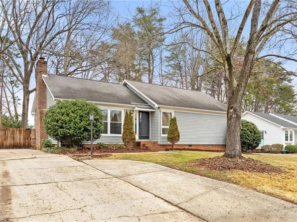 3812 Langdon Dr, Greensboro, NC 27410