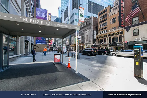 Rented by The Blueground | media 21