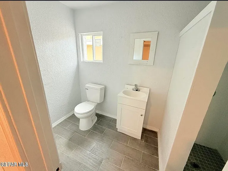 5658 Dailey Ave — Photo 11