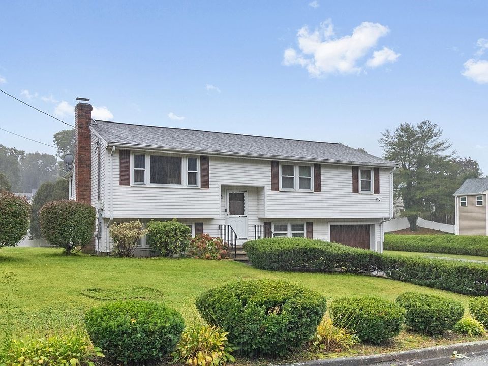 1st image of 30 Lantern Ln