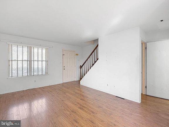 3rd image of 415 Barley Dr