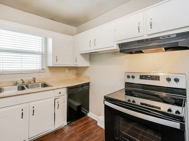 640 Oakdale Dr — Photo 11