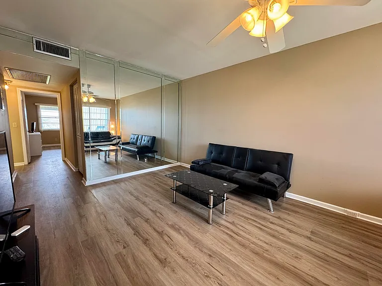 4019 Lincoln Pl #A — Photo 11
