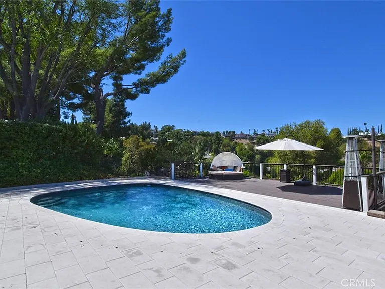 4347 Coronet Dr — Photo 34