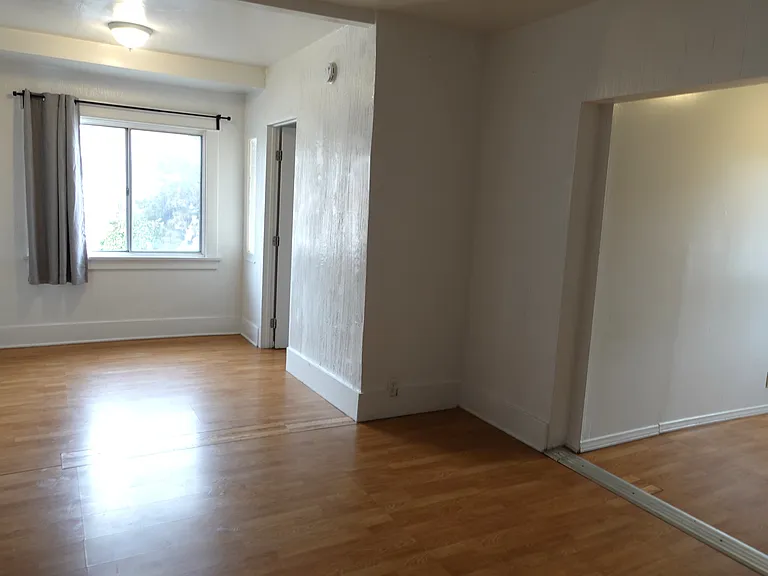 2048 E 3rd St #2048 — Photo 28