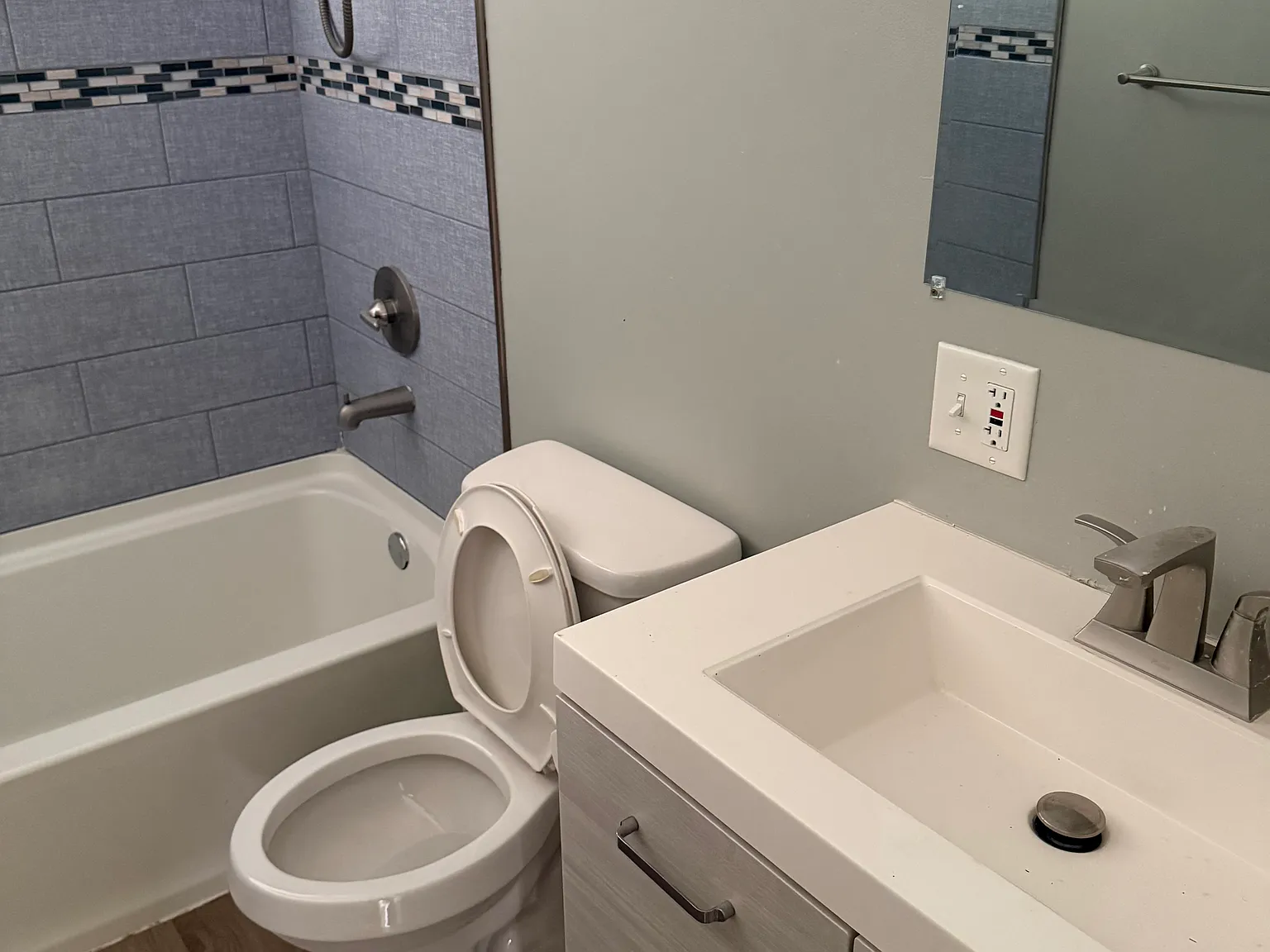 2 bed, 1200 sqft, $1,950 — Photo 4
