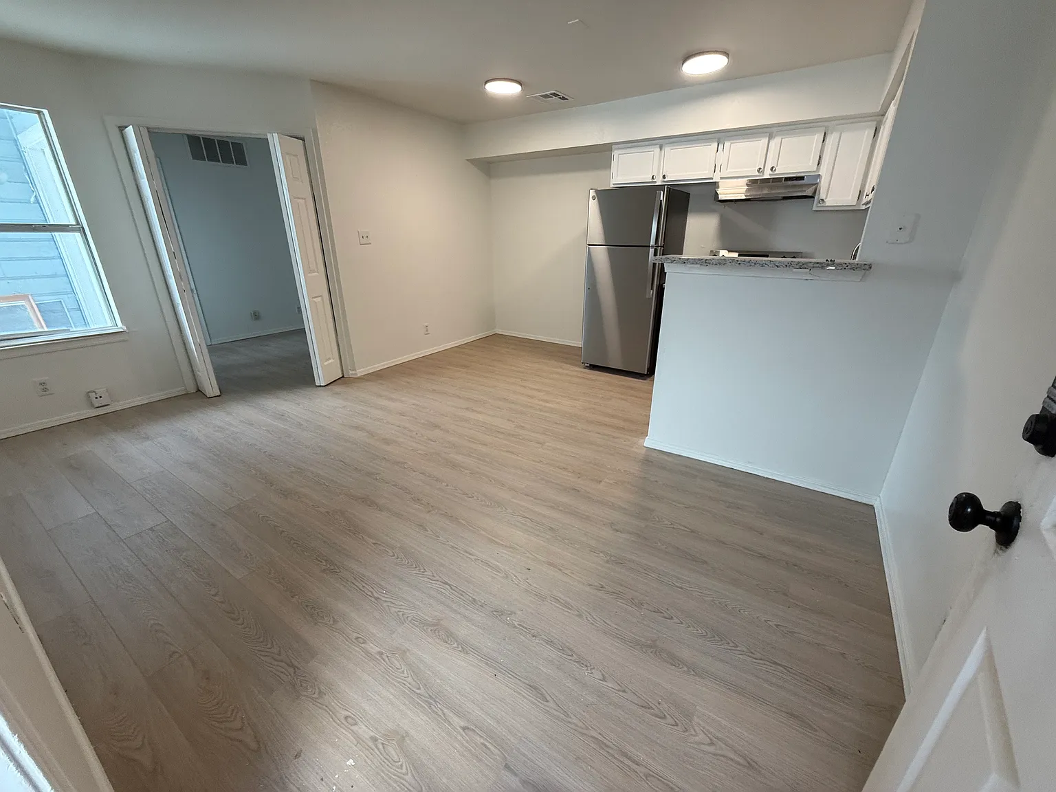 1 bed, 420 sqft, $850 — Photo 2