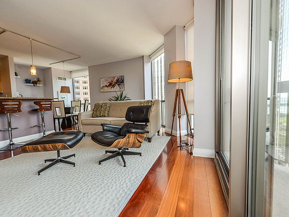 5th image of 222 N Columbus Dr APT 3202