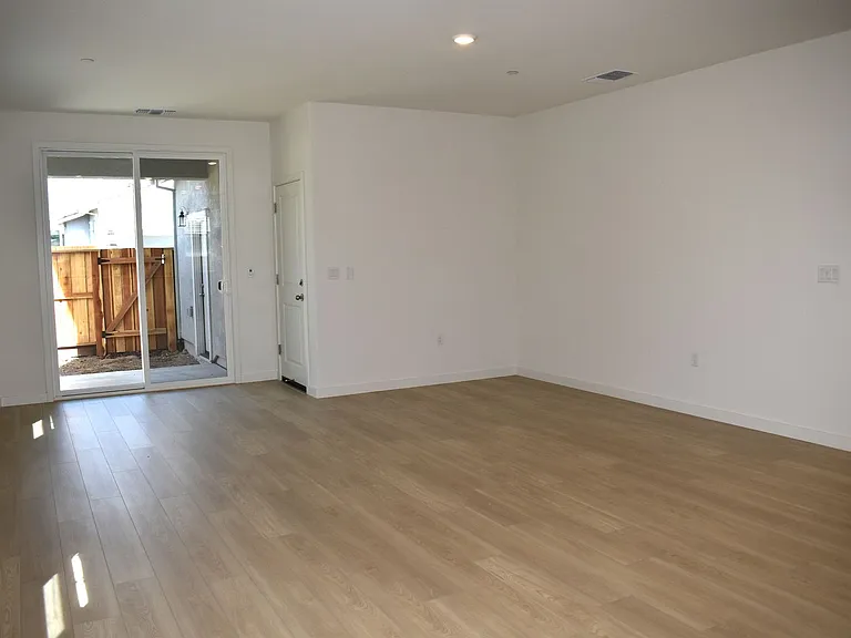 10114 Elise Way — Photo 4