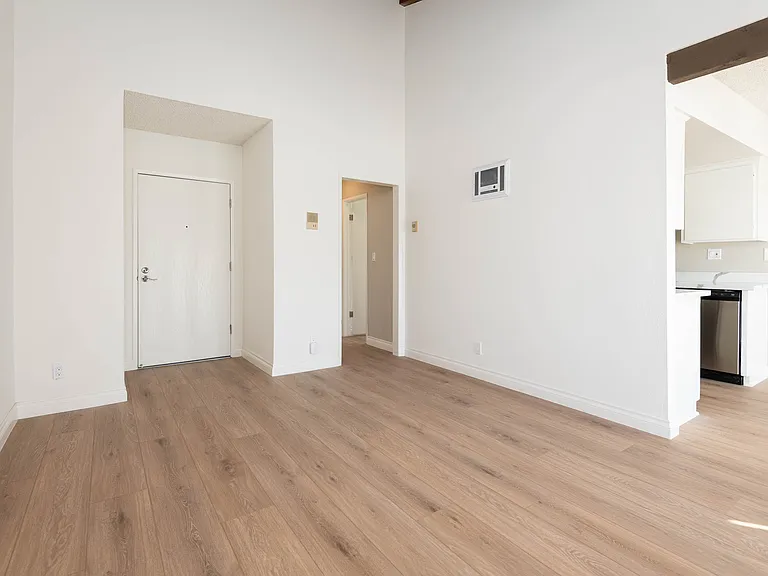 1621 Federal Ave #10 — Photo 7