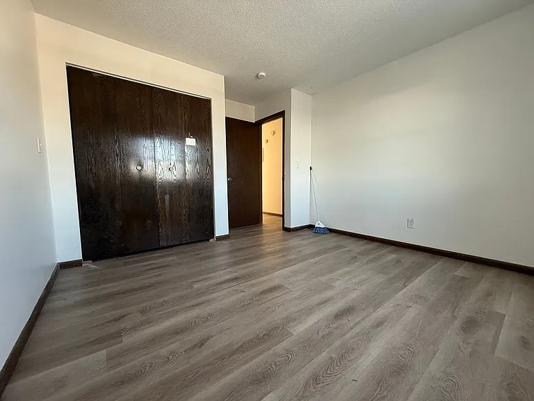 445 California St — Photo 17
