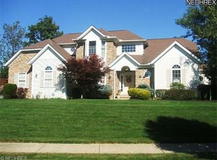 942 Lancewood Dr, Macedonia, OH 44056