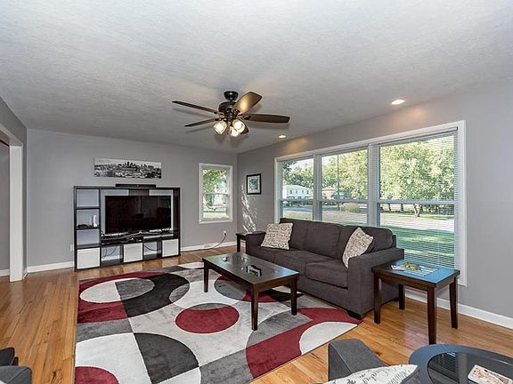3rd image of 7015 W 66th Ter