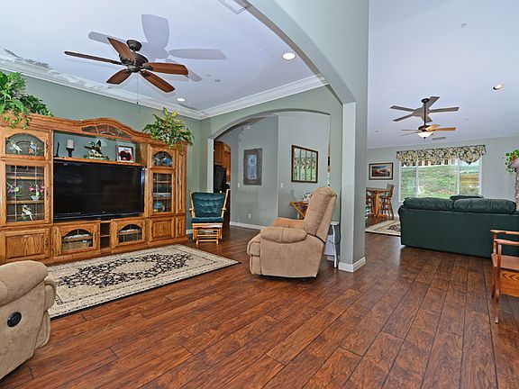 3rd image of 15709 Zeigler Ct