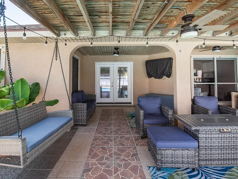 15829 Vincent Dr — Photo 36