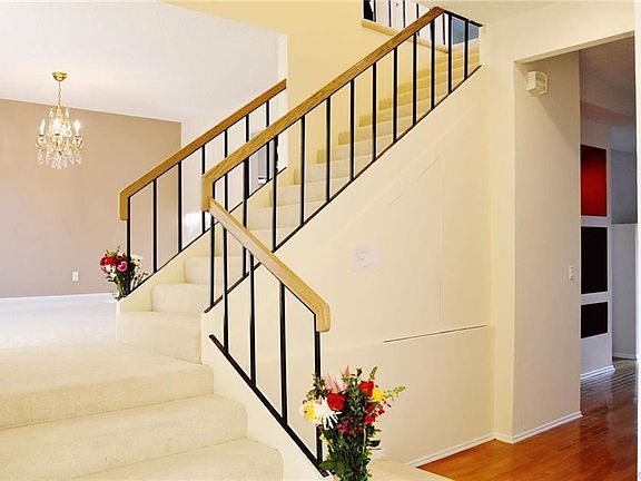 3rd image of 5214 Calatrana Dr