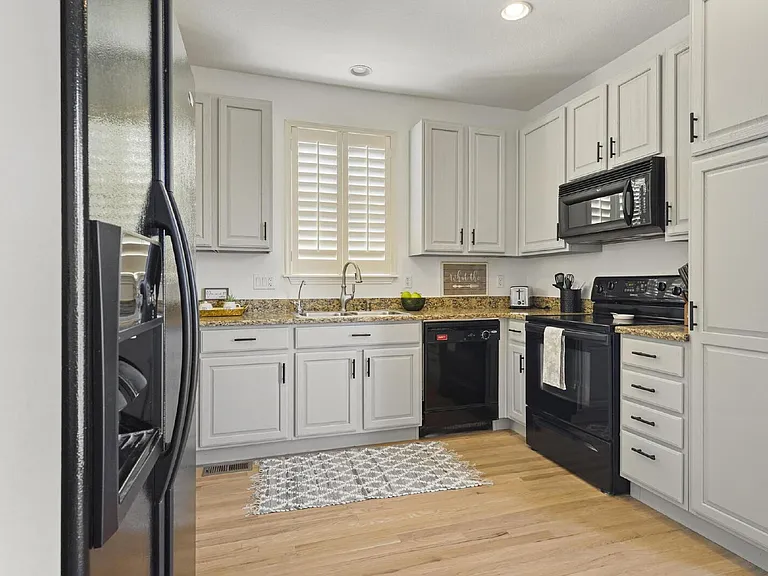 9558 Pearl Cir #106 — Photo 8