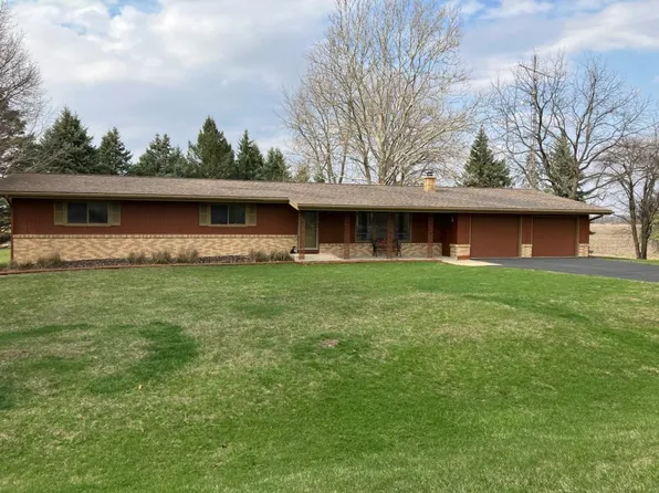 2396 Shaw Rd, West Brooklyn, IL 61378