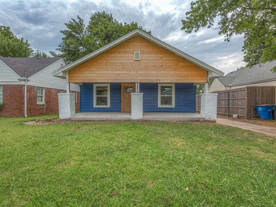 139 N College Ave