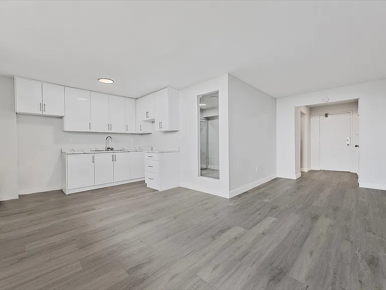 65 Thorncliffe Park Dr #2108 — Photo 7