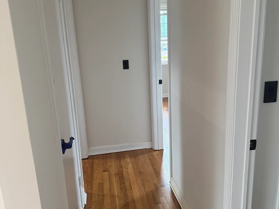 114 Oxford St