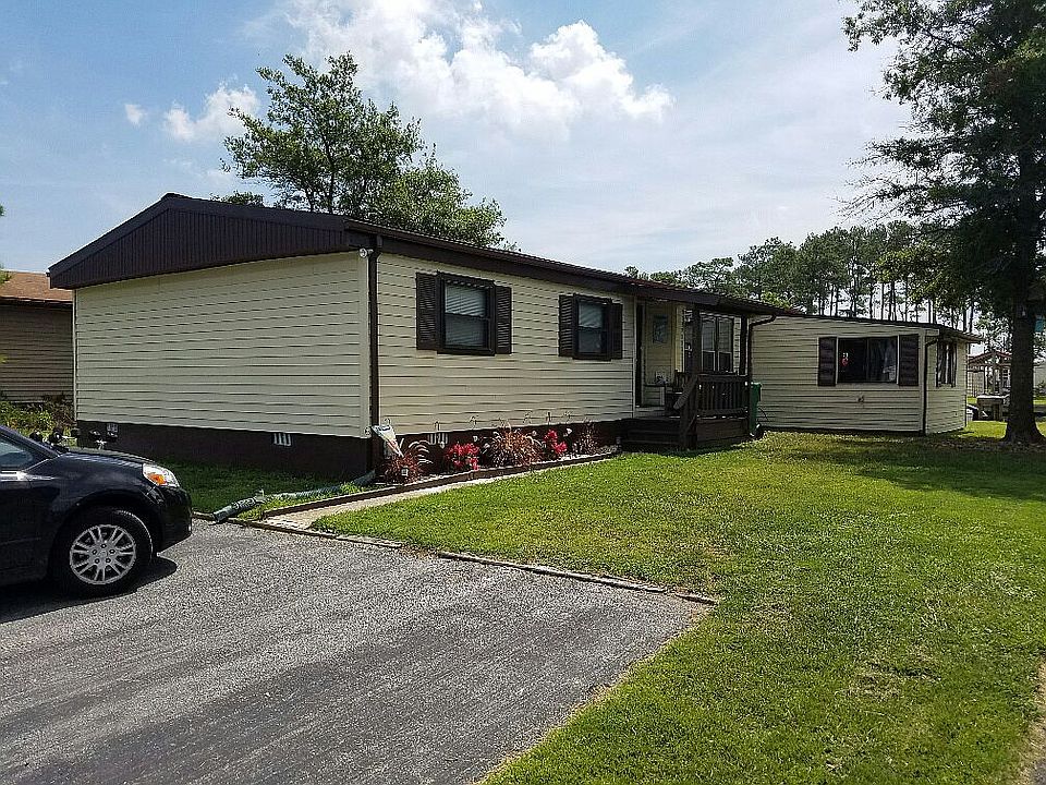 1st image of 35604 Pine Dr
