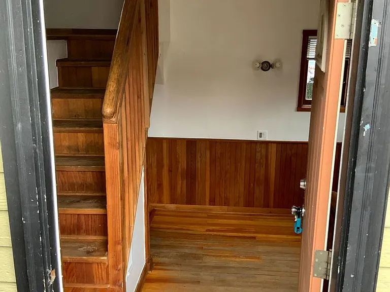166 Monroe St — Photo 3
