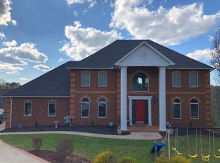 69 Fawn Dr, Hurricane, WV 25526