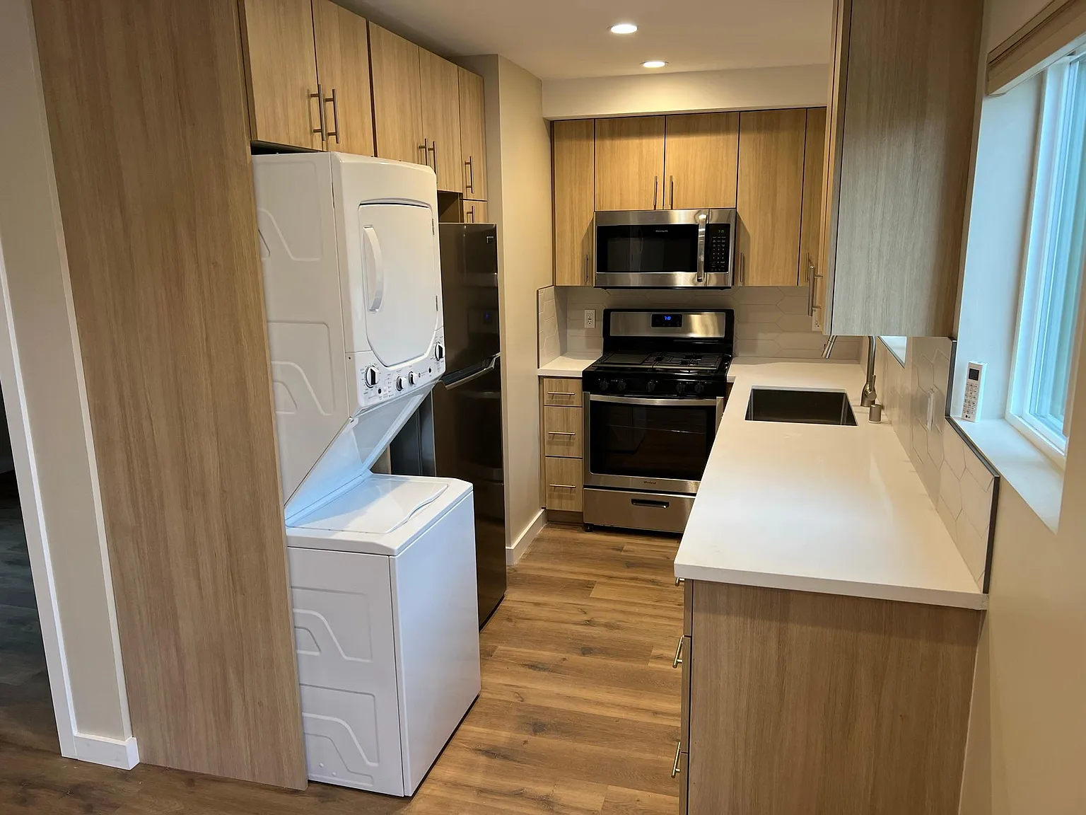 2 bed, 575 sqft, $2,395 — Photo 3